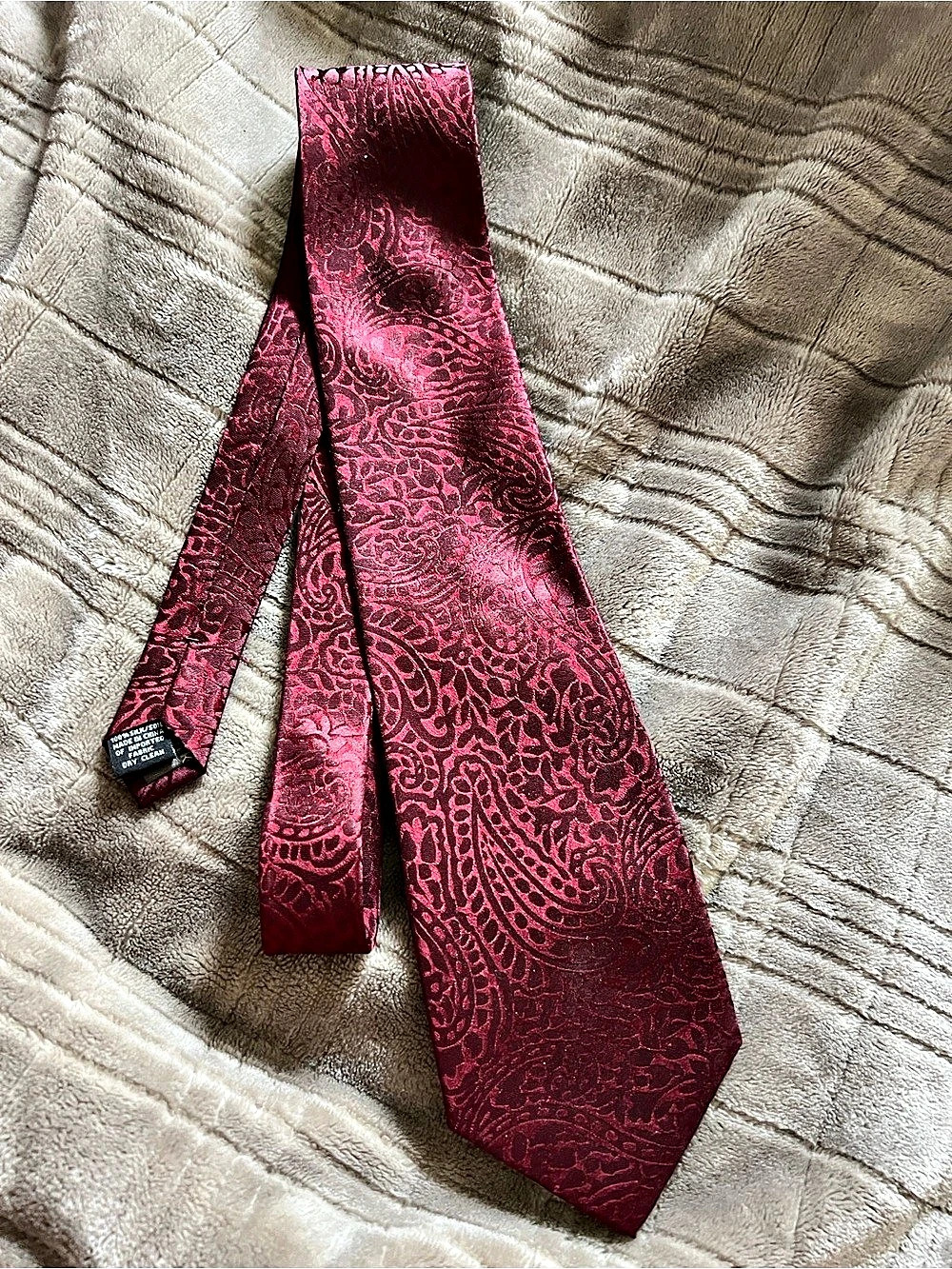Calvin Klein Paisley Silk Tie - burgundy New